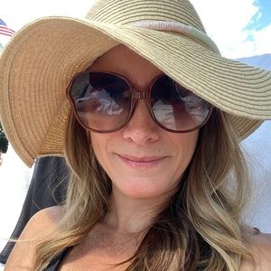 Meet your Posher, Jacqueline